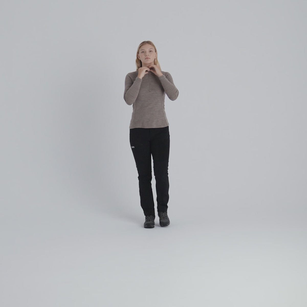 Hejma Women's Merino Zip Top — Beige